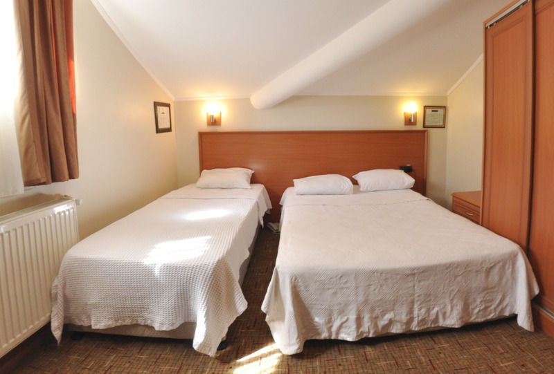 Ronax Hotel Büyükçekmece Buitenkant foto